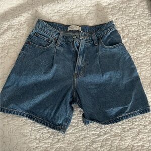 Abercrombie Loose Short High Rise